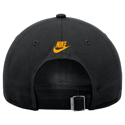 Gorra universitaria ajustable Nike con logotipo de Iowa