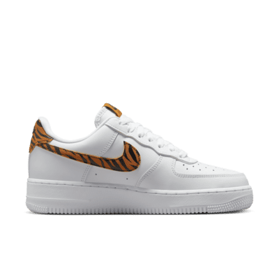 รองเท้าผู้หญิง Nike Air Force 1 '07