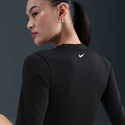 Skrócony damski T-shirt z długim rękawem o przylegającym kroju Nike Sportswear