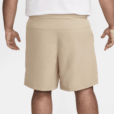 Shorts versátiles Dri-FIT de 23 cm sin forro para hombre Nike Form