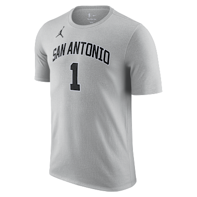 San Antonio Spurs Essentials