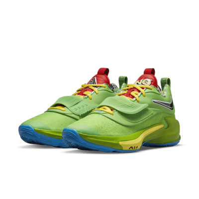 Freak 3 Basketball Shoes