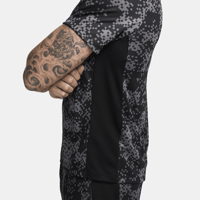 Haut de foot à manches courtes et motif Dri-FIT Nike Academy Pro pour homme