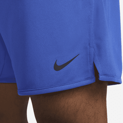 Shorts versátiles sin forro Dri-FIT de 18 cm para hombre Nike Totality