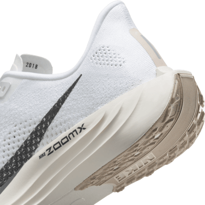 Chaussure de running sur route Nike Pegasus Plus pour homme