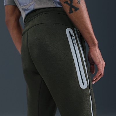 Joggers de tejido Fleece con detalles reflejantes para hombre Nike Tech