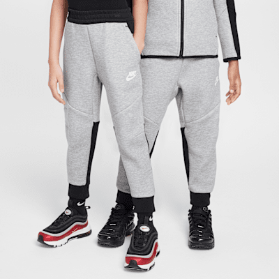 Nike Sportswear Conjunto de dos piezas Tech Fleece con cremallera completa - Niño/a pequeño/a