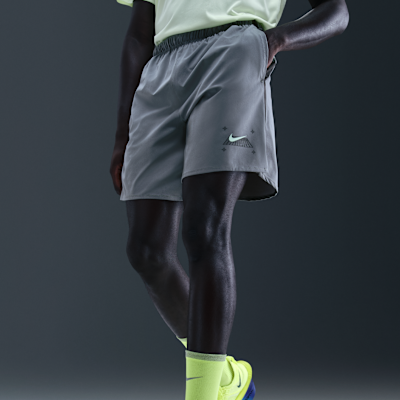 Nike Challenger Pantalón corto de 18 cm con malla interior - Hombre