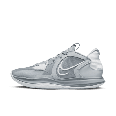 nike low basketball shoes