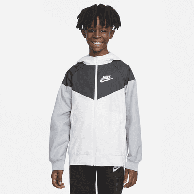 Løstsiddende, hoftelang Nike Sportswear Windrunner-jakke med hætte til større børn (drenge)