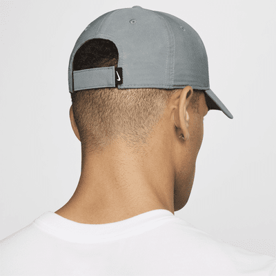 Gorra Swoosh estructurada Nike Dri-FIT Club