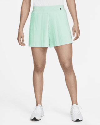 Suposiciones, suposiciones. Adivinar Gimnasta exposición Shorts de golf plisados para mujer Nike Dri-FIT Ace. Nike.com