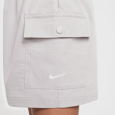 กางเกงขาสั้นทรงคาร์โก้แบบทอเด็กหญิง Nike Sportswear