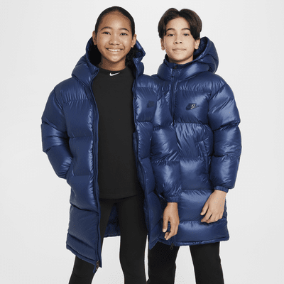 Nike Sportswear Heavyweight Synthetic Fill EasyOn Therma-FIT Repel lockerer Parka mit Kapuze für ältere Kinder