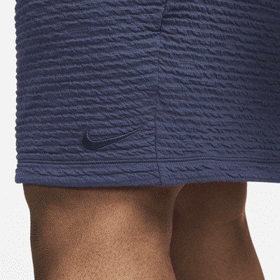 Shorts sin forro Dri-FIT de 18 cm para hombre Nike Yoga