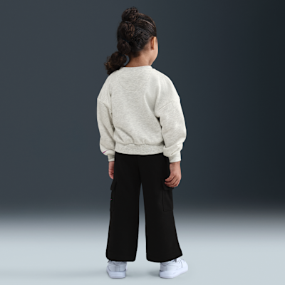 Conjunto de sudadera de cuello redondo sin cierre y pants cargo de French Terry infantil Nike