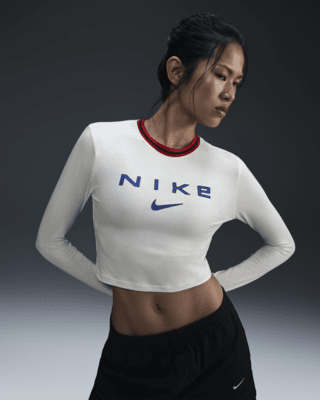 Женские  Nike Sportswear Chill Knit Slim Long-Sleeve Cropped Graphic Tee