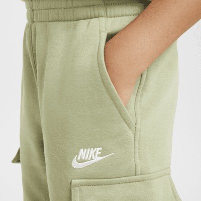 Pants cargo para niños talla grande Nike Sportswear Club Fleece