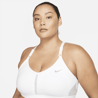 Bra deportivo con cuello en V acolchado de baja sujeción para mujer Nike Indy (talla grande)