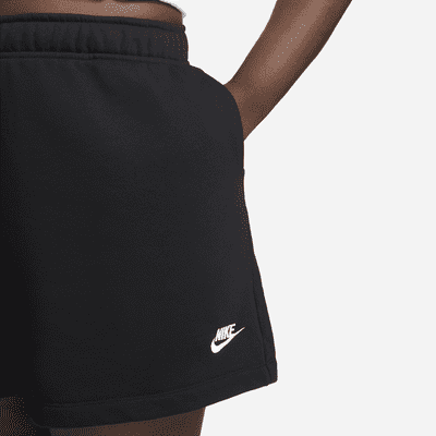 Shorts Nike Sportswear Club Fleece de tiro medio para mujer (talla grande)