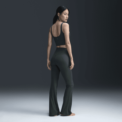 Nike Zenvy Rib Leggings in voller Länge mit sanftem Halt, hohem Taillenbund und ausgestelltem Bein (Damen)