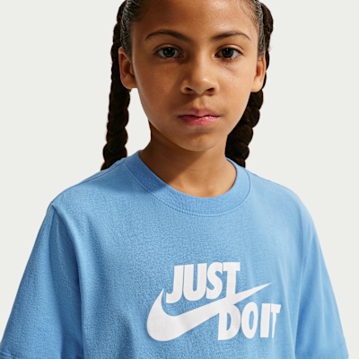 Playera para niños talla grande Nike Sportswear