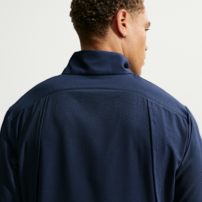 Nike Tailored Performance Dri-FIT ledig, kortermet golf-vindskjorte til herre