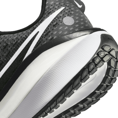 Chaussure de running sur route Nike Vomero 17 pour homme