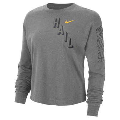 Playera de cuello redondo universitaria Nike de corte cuadrado para mujer Michigan Heritage