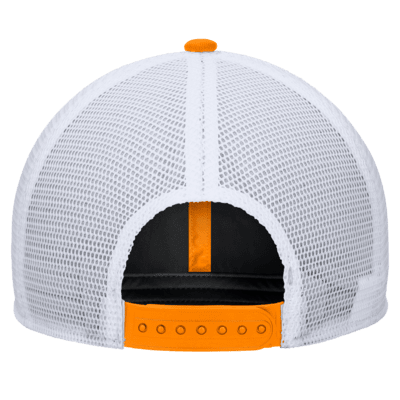 Gorra de rejilla universitaria con cierre a presión Nike Tennessee