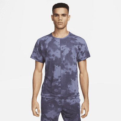 Nike Yoga Dri-FIT Men's Short-Sleeve Crewneck T-Shirt : :  Clothing, Shoes & Accessories