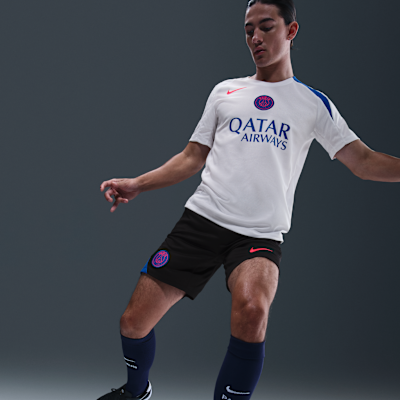 Paris Saint-Germain Strike Third Men's NIke Dri-FIT Total 90 Football Knit Shorts