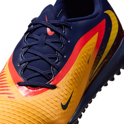 Tacos de fútbol para pasto sintético (turf) Nike Phantom 6 Low Academy "Erling Haaland"