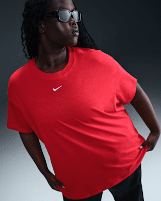 Женская футболка Nike Sportswear Essential (Plus Size)