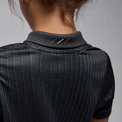 Conjunto de três peças de futebol Replica Jordan do quarto equipamento Stadium Paris Saint-Germain 2025/26 para criança