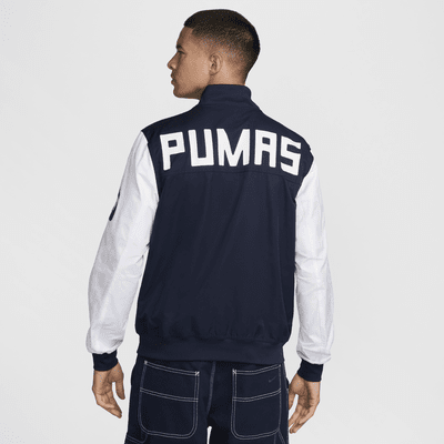 Chamarra bomber de fútbol Nike de tejido Woven y sin forro para hombre Pumas UNAM Sport Essentials