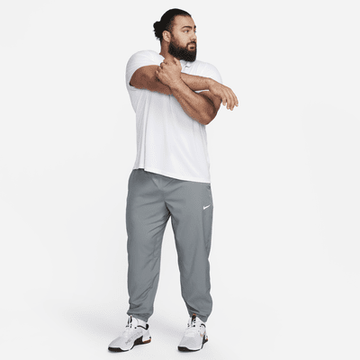 Pants Dri-FIT entallados versátiles para hombre Nike Form