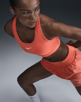 Женские  Nike Swoosh Medium Support Padded Sports Bra