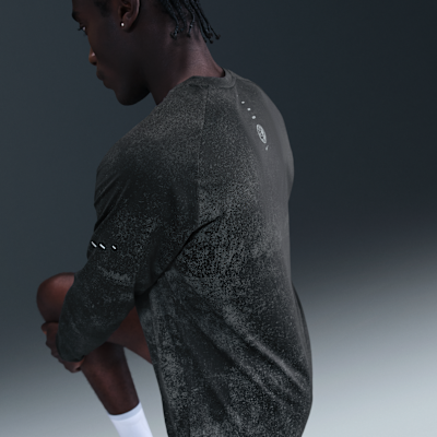 Nike Stride Men's Dri-FIT ADV Long-Sleeve Running Top with Reflective Accents