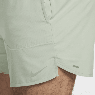 Shorts de correr Dri-FIT de 13 cm con forro de ropa interior para hombre Nike Stride