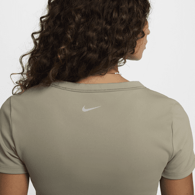 Playera de manga corta Dri-FIT cropped para mujer Nike One Fitted