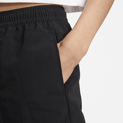 Nike Sportswear Everything Wovens Damenshorts mit mittelhohem Bund (ca. 12,5 cm)