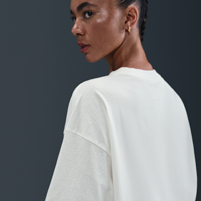 Nike Sportswear Women's Oversized Graphic T-Shirt