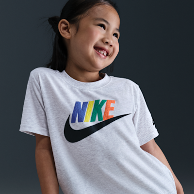 Playera de manga corta de tejido Knit Family para niños talla pequeña Nike Club