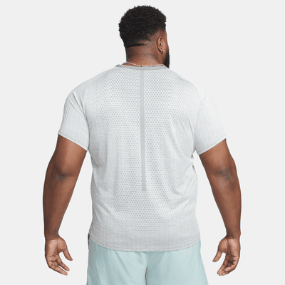 Maglia da running a manica corta Dri-FIT ADV Nike TechKnit – Uomo