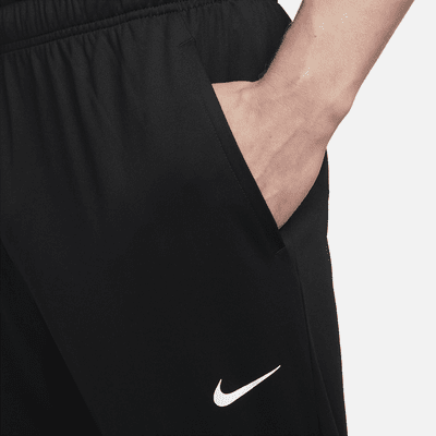 Nike Totality vielseitige Hose mit schmal zulaufender Passform und für Herren