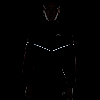 เสื้อแจ็คเก็ตผู้หญิงแบบทอ Nike Sportswear Windrunner