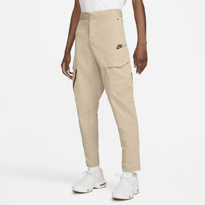Pantalones sin forro de tejido Woven para hombre Nike Sportswear Tech Essentials. Nike.com