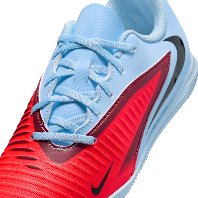Nike Jr. Phantom 6 Low Club Big Kids' Indoor/Court Soccer Shoes