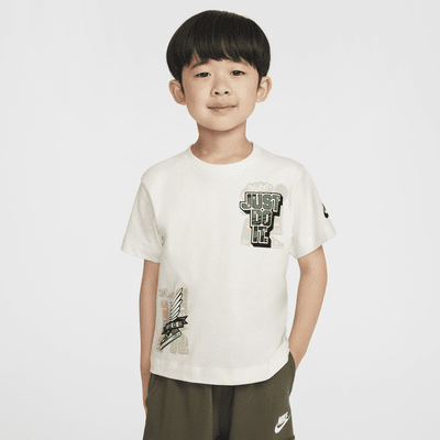 Playera con gráfico infantil Nike Step Up Your Game